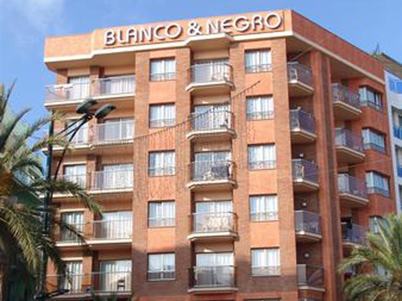 Blanco Y Negro Apartments Lloret de Mar Exterior foto